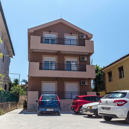 Fort City Apartments ติวัต ภายนอก รูปภาพ