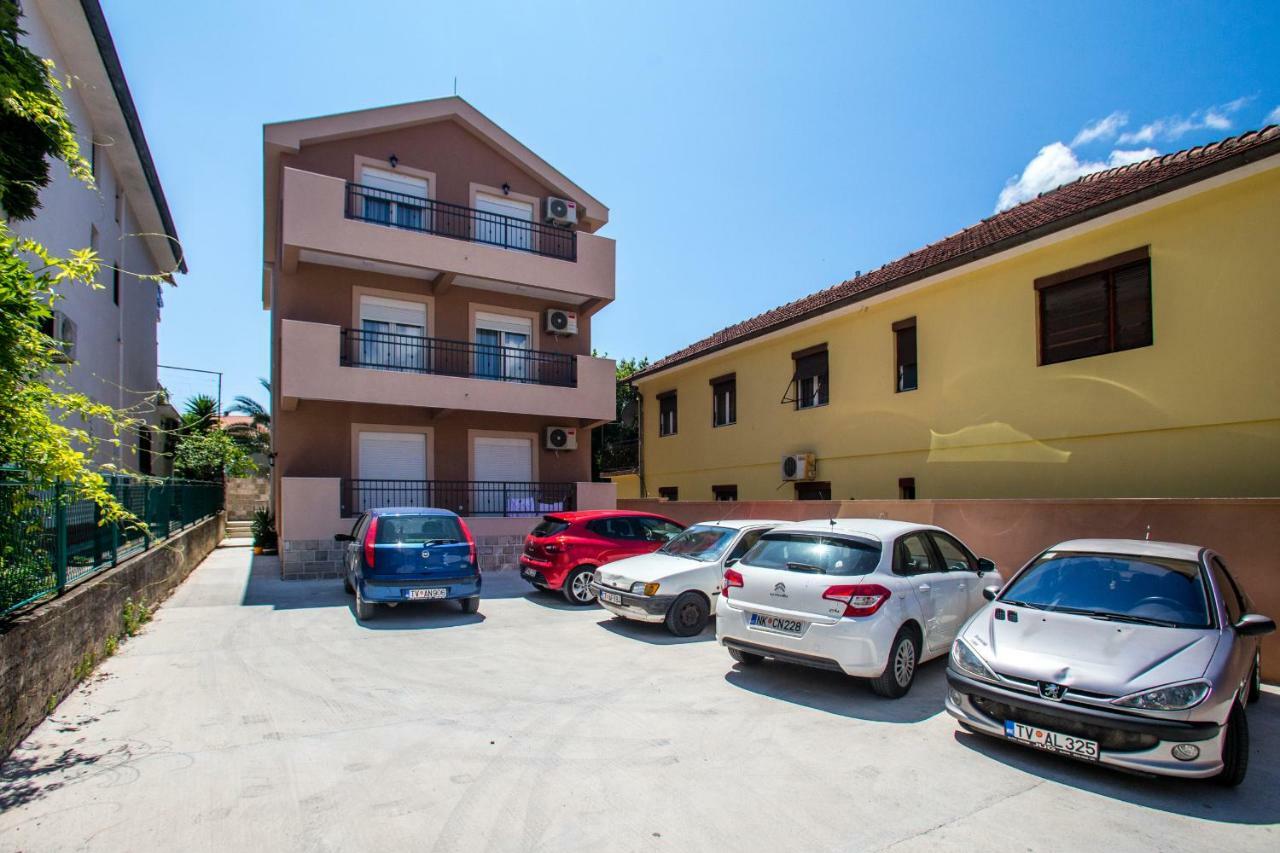 Fort City Apartments ติวัต ภายนอก รูปภาพ