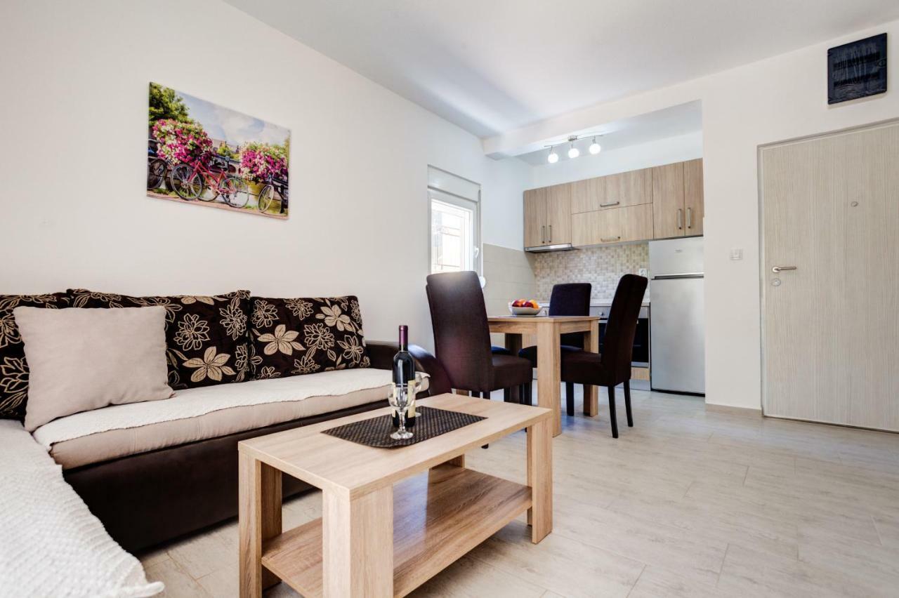 Fort City Apartments ติวัต ภายนอก รูปภาพ